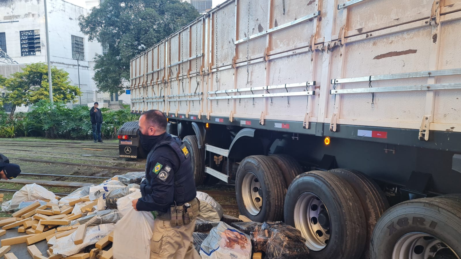 PRF apreende quase 7 toneladas de maconha